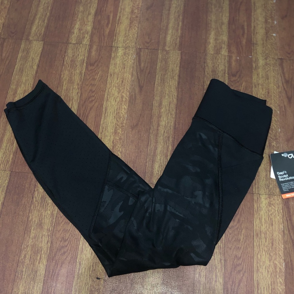 Gap Fit Black Flatlock Seams